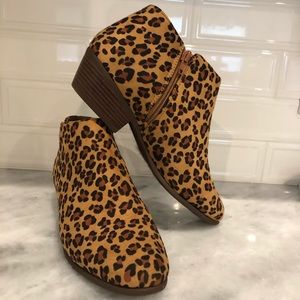 Leopard print ankle boots/booties size 10